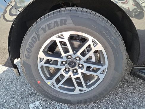 New 2026 Ford Expedition Active RWD image 6