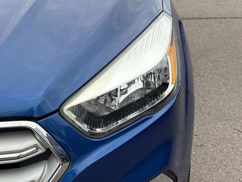 Used 2019 Ford Escape SE image 11