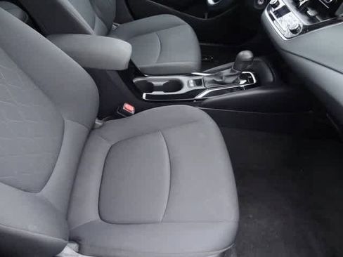Used 2022 Toyota Corolla LE image 12