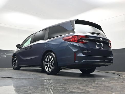Used 2025 Honda Odyssey EX-L image 45