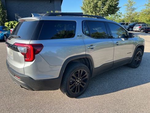 Used 2023 GMC Acadia SLE w/ Driver Convenience Package FWD image 7