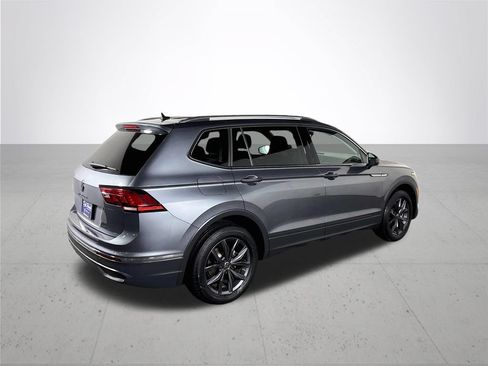 Used 2023 Volkswagen Tiguan SE FWD image 7