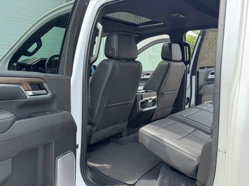 Used 2024 Chevrolet Silverado 3500 High Country w/ Technology Package AWD/4WD image 41