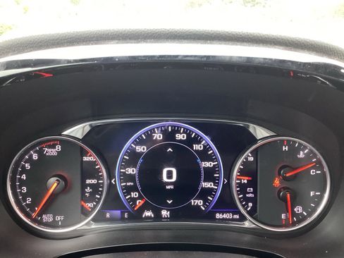Used 2023 Chevrolet Traverse Premier FWD image 8