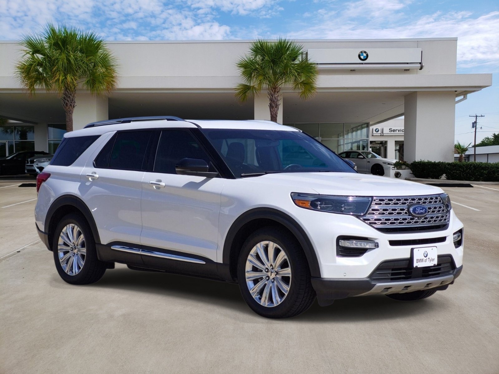 Used 2020 Ford Explorer Limited w/ Class III Trailer Tow Package RWD image 3