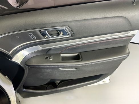Used 2017 Ford Explorer Sport AWD/4WD image 35