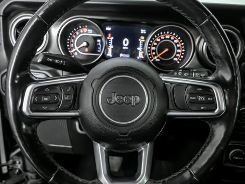 Used 2019 Jeep Wrangler Unlimited Sahara image 23