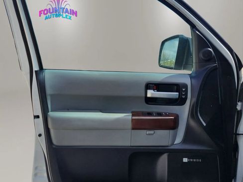 Used 2016 Toyota Sequoia Platinum image 29