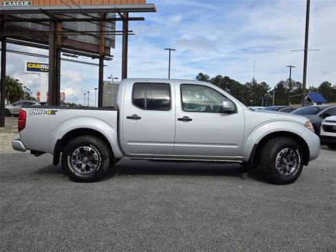 Used 2019 Nissan Frontier PRO-4X image 29