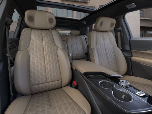 New 2026 Cadillac Lyriq Signature Luxury AWD/4WD image 16