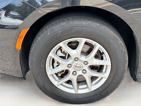 Used 2023 Chrysler Pacifica Touring-L FWD image 32