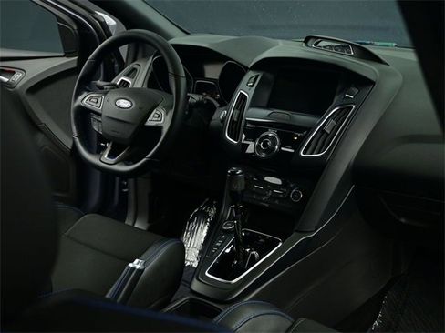 Used 2016 Ford Focus RS image 34