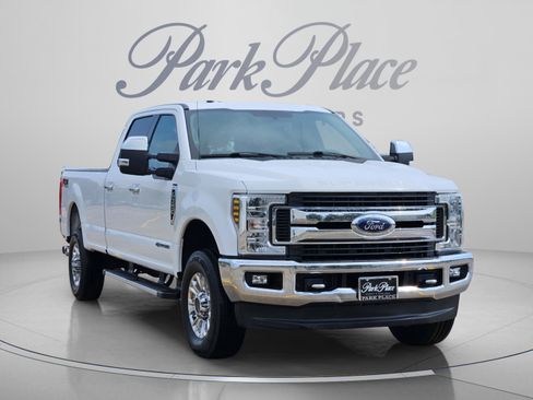 Used 2019 Ford F350 XLT w/ XLT Premium Package AWD/4WD image 4