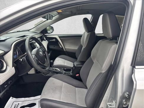 Used 2015 Toyota RAV4 XLE FWD image 11