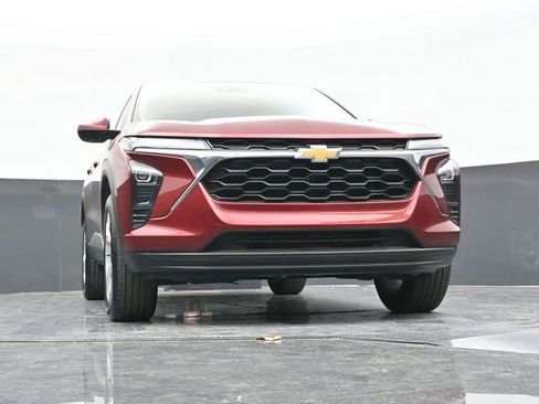 Used 2024 Chevrolet Trax LS w/ LS Convenience Package image 52