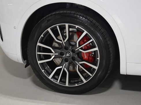 Certified 2023 Maserati Grecale Modena AWD/4WD image 5
