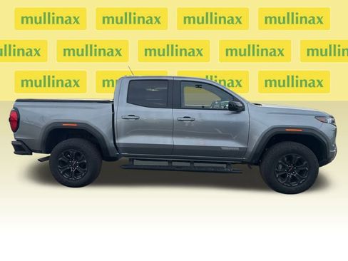 Used 2025 GMC Canyon Elevation w/ Technology Package image 12