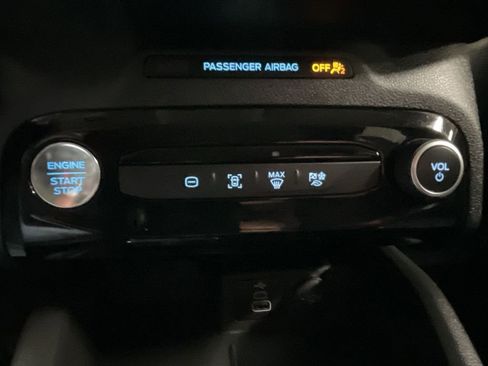 Used 2024 Ford Escape SE image 17