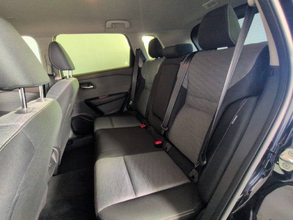 Used 2023 Nissan Rogue SV AWD/4WD image 19