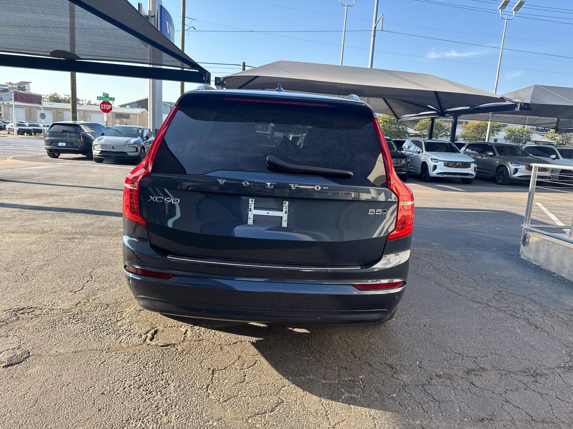 Used 2023 Volvo XC90 B5 Core w/ Protection Package Premier AWD/4WD image 8