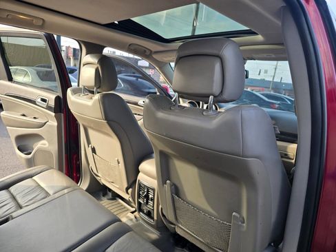 Used 2013 Jeep Grand Cherokee Laredo image 28