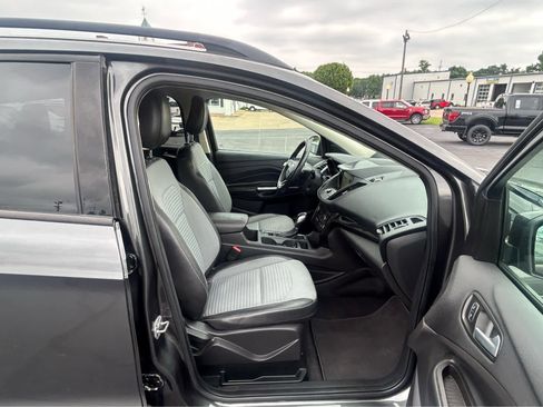 Used 2019 Ford Escape SE FWD image 13