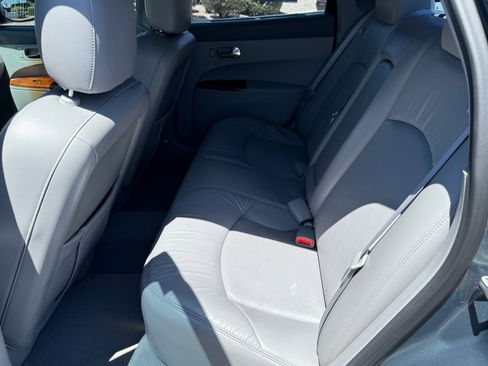 Used 2006 Buick LaCrosse CXL w/ Chrome Appearance Package image 21