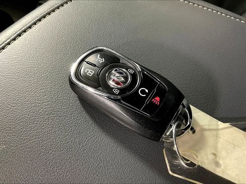 Used 2022 Buick Enclave Essence w/ Sport Touring Edition image 14