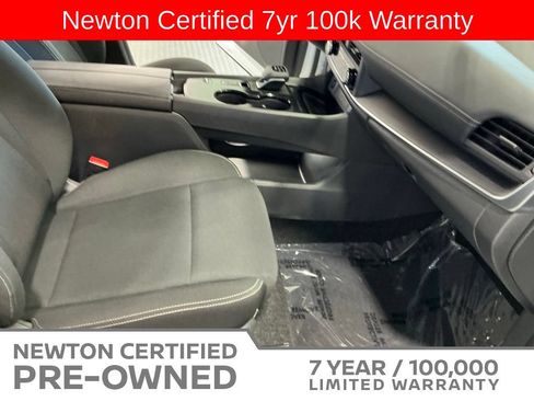 Used 2025 Nissan Rogue S FWD image 14