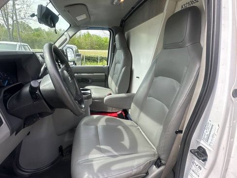 Used 2024 Ford E-350 and Econoline 350 Super Duty w/ Power Windows & Locks Group RWD image 7