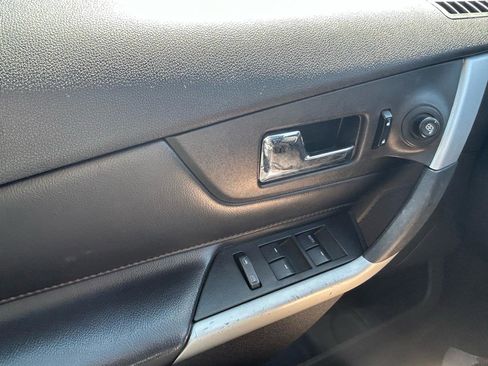 Used 2013 Ford Edge SEL FWD image 25