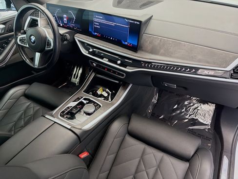 Used 2024 BMW X5 sDrive40i w/ M Sport Package RWD image 13