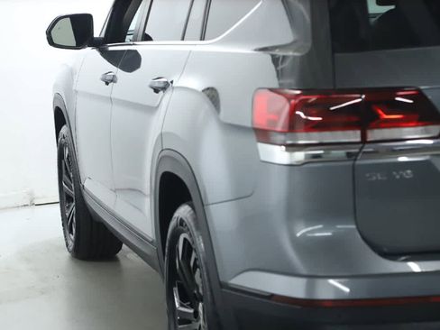 Certified 2023 Volkswagen Atlas SE image 46