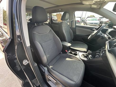 Certified 2023 Volkswagen Taos SE w/ Panoramic Sunroof Package FWD image 31
