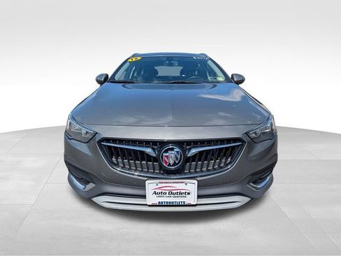 Used 2018 Buick Regal Preferred w/ Sights and Sounds Package AWD/4WD image 2