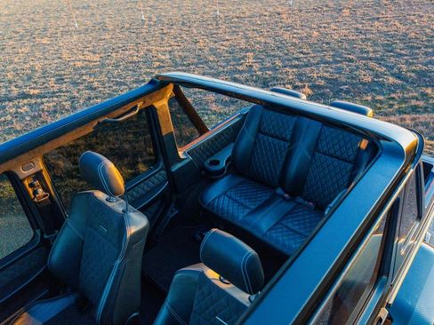 Used 2017 Mercedes-Benz G 550 Squared image 15