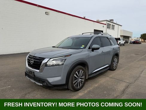 Used 2022 Nissan Pathfinder Platinum w/ Lighting Package (N93) image 3