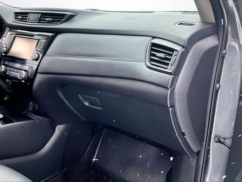 Used 2017 Nissan Rogue SL image 24