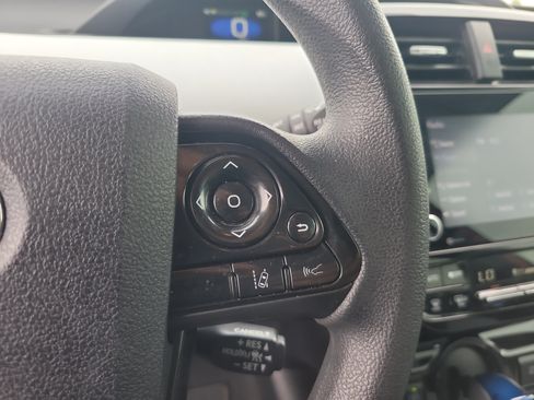 Used 2022 Toyota Prius LE FWD image 29