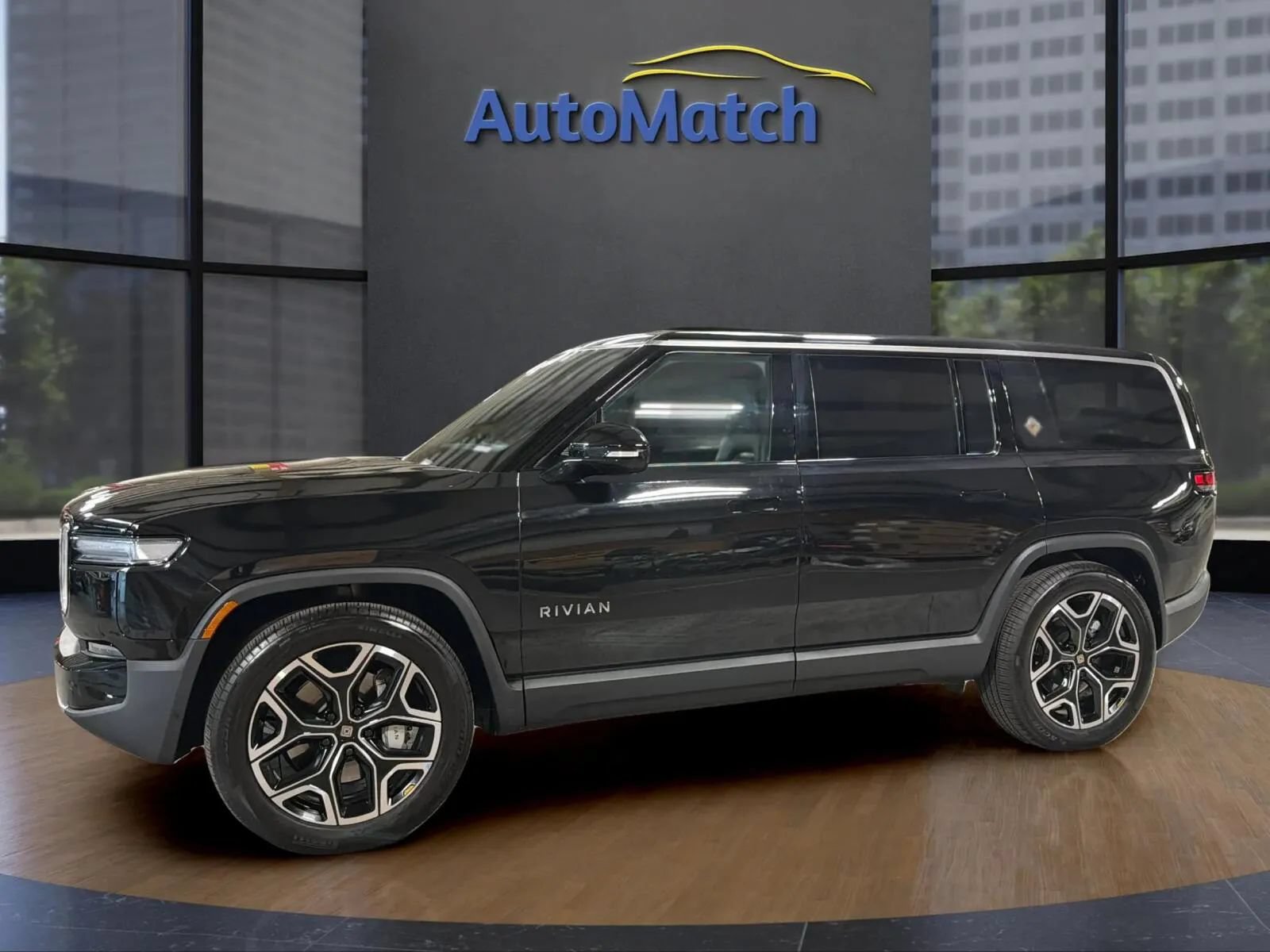 Used 2025 Rivian R1S Adventure Dual AWD/4WD image 5