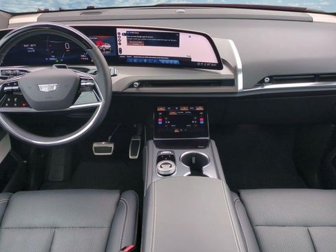 Certified 2026 Cadillac Vistiq Premium Luxury AWD/4WD image 13