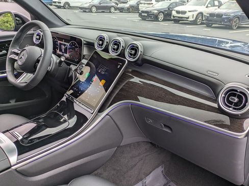 Certified 2025 Mercedes-Benz GLC 300 4MATIC image 25