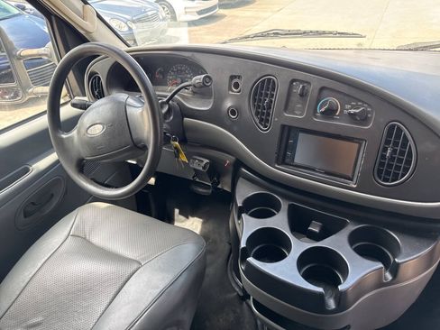 Used 2003 Ford E-450 and Econoline 450 RWD image 26