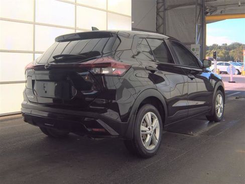 Used 2023 Nissan Kicks S FWD image 11