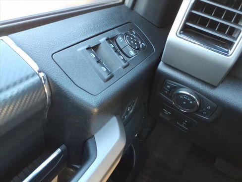 Used 2020 Ford F150 Lariat image 22