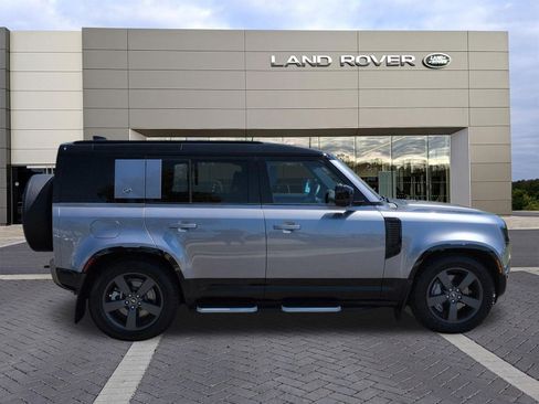 Certified 2023 Land Rover Defender 110 X-Dynamic SE AWD/4WD image 4