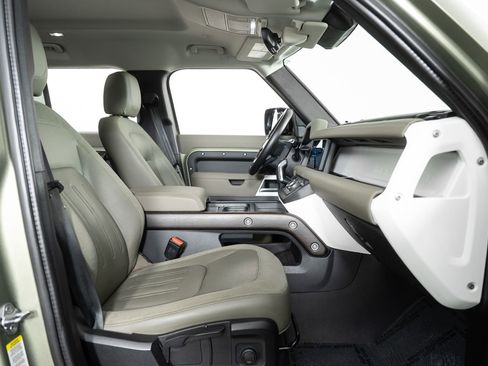 Used 2020 Land Rover Defender 110 S image 26