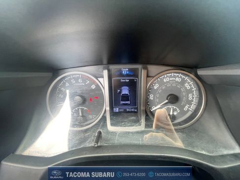 Used 2020 Toyota Tacoma TRD Off-Road w/ Technology Package AWD/4WD image 14