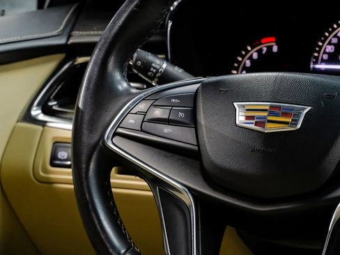 Used 2018 Cadillac XT5 FWD image 22