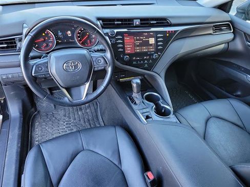 Used 2020 Toyota Camry XSE image 9